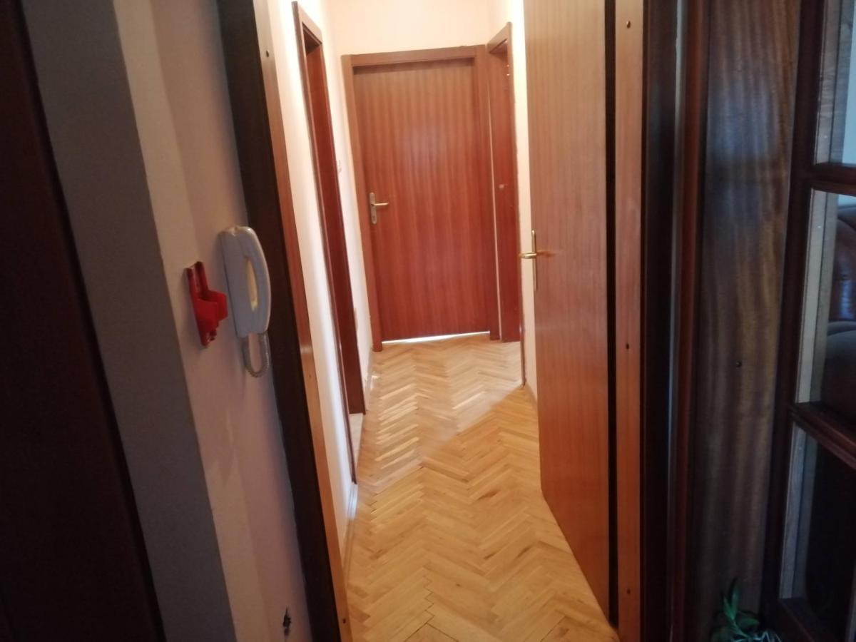 Centar Apartments Skopje Bagian luar foto