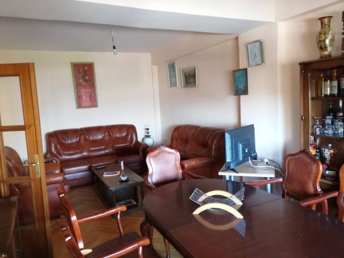 Centar Apartments Skopje Bagian luar foto